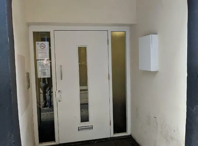 17 Crusader House Apartment